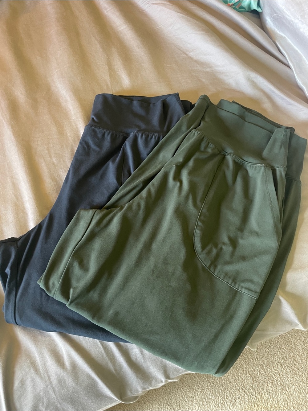 Old Navy High-Waisted StudioSmooth Joggers -x2 Pairs in L